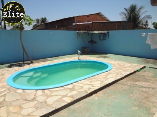 ÁREA DE LAZER/PISCINA